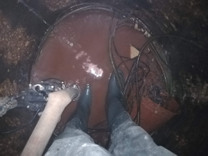 заилилось дно колодца